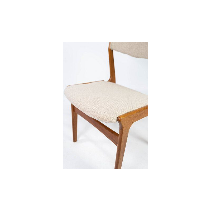 Pareja de sillas vintage de teca tapizadas con tela clara de Erik Buch 1960