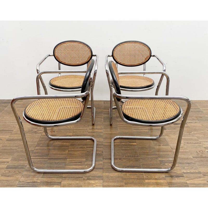 Conjunto de 4 sillas italianas vintage de tubo y caña 1970
