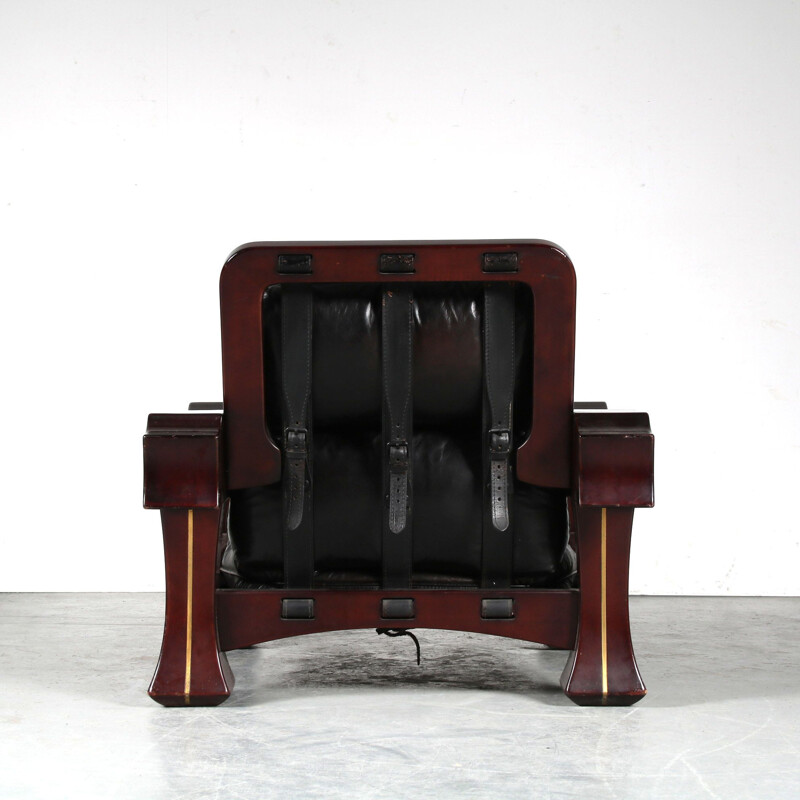 Vintage-Lounge-Sessel aus Mahagoniholz mit Hocker von Luciano Frigerio, Italien 1970