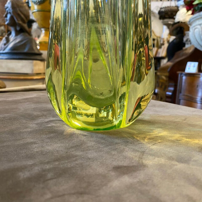 Vase vintage en verre de Murano vert style moderne par Seguso 1960