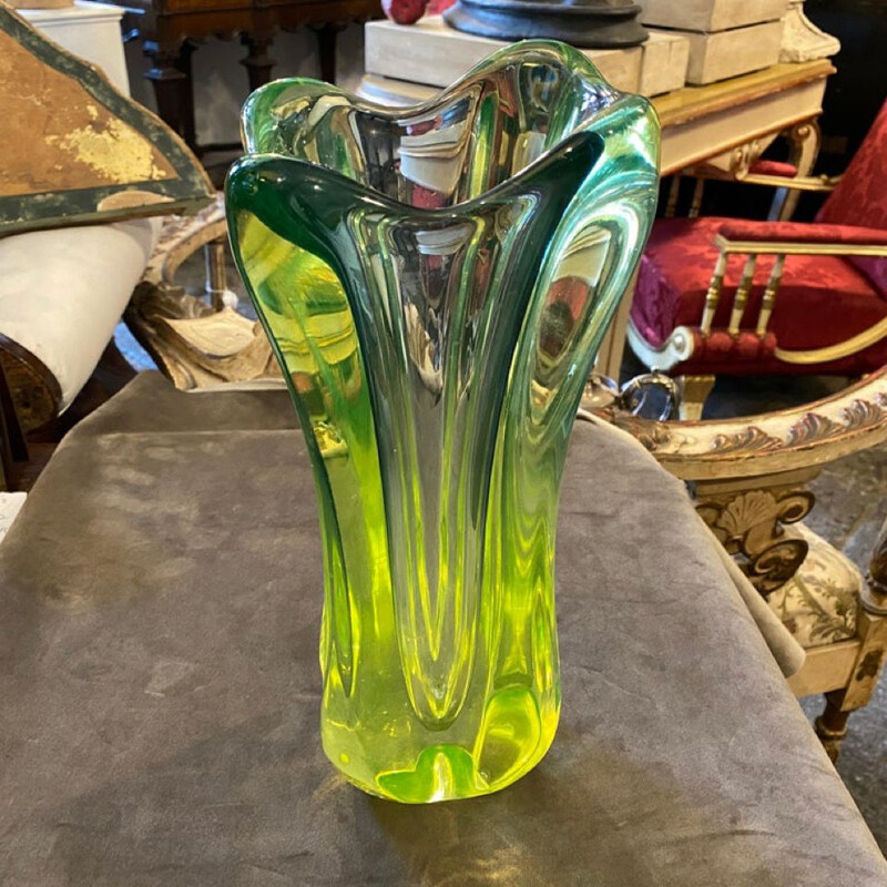 Vase vintage en verre de Murano vert style moderne par Seguso 1960