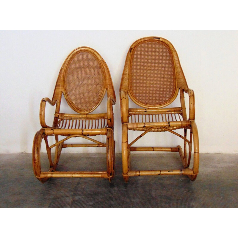 Paire de fauteuils à bascule vintage en bambou et pouf 1970