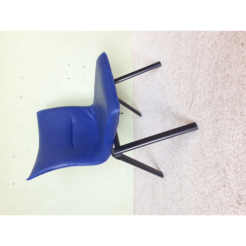 Chaise TECNO vintage en cuir bleu  1980