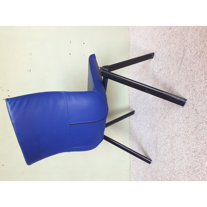 Chaise TECNO vintage en cuir bleu  1980