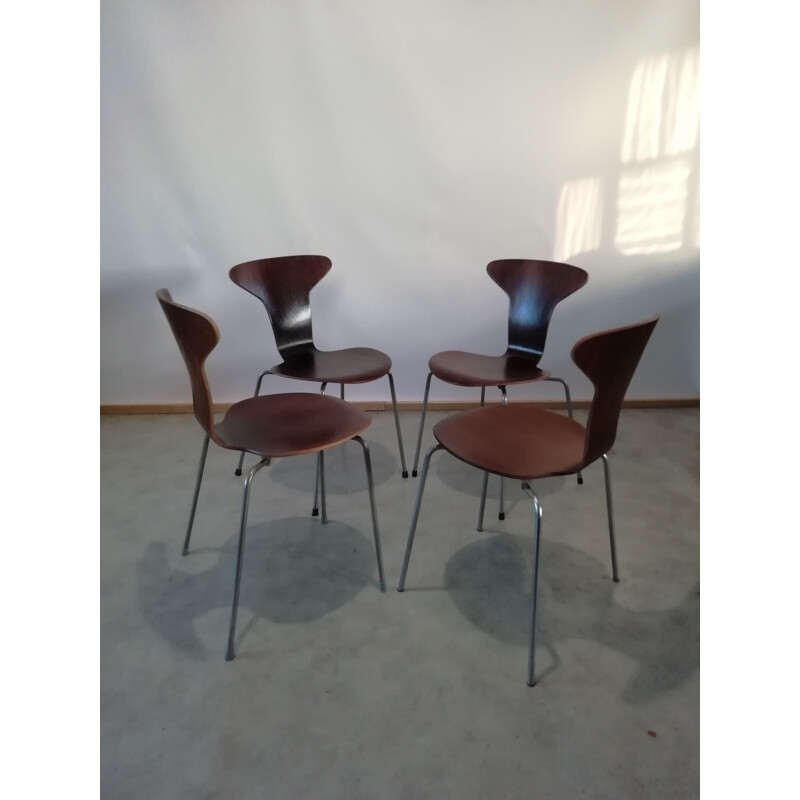 Set of 4 vintage mosquito chairs no 3105 myggen By Arne Jacobsen for Fritz Hansen, Denmark 1950