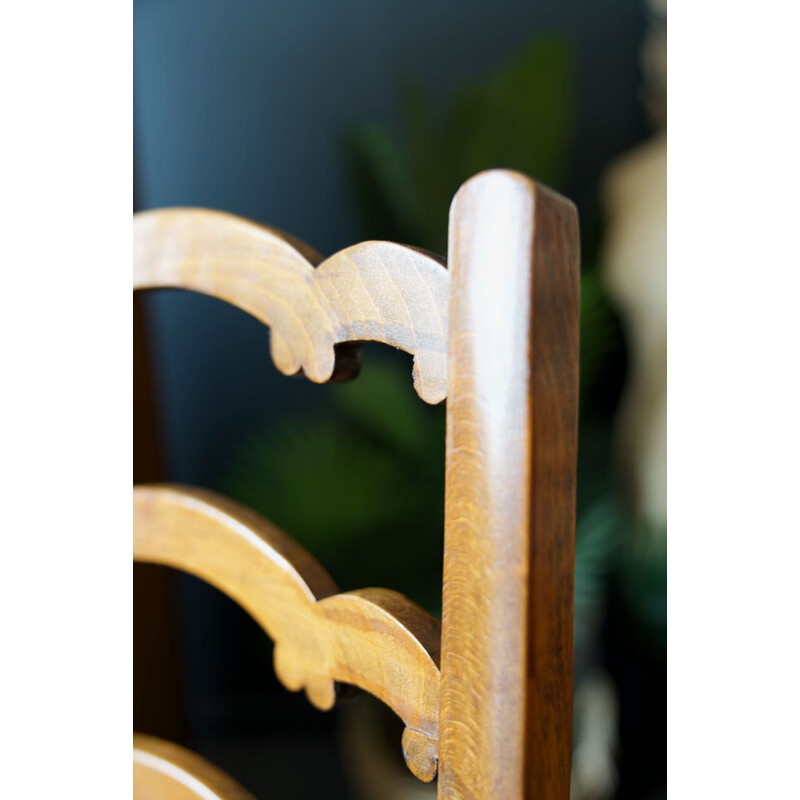 Vintage solid oak chair with ladder back and rush seat, England 1920