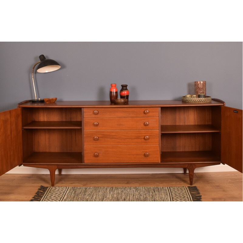 Credenza vintage in teak di A.Younger per Afromosia