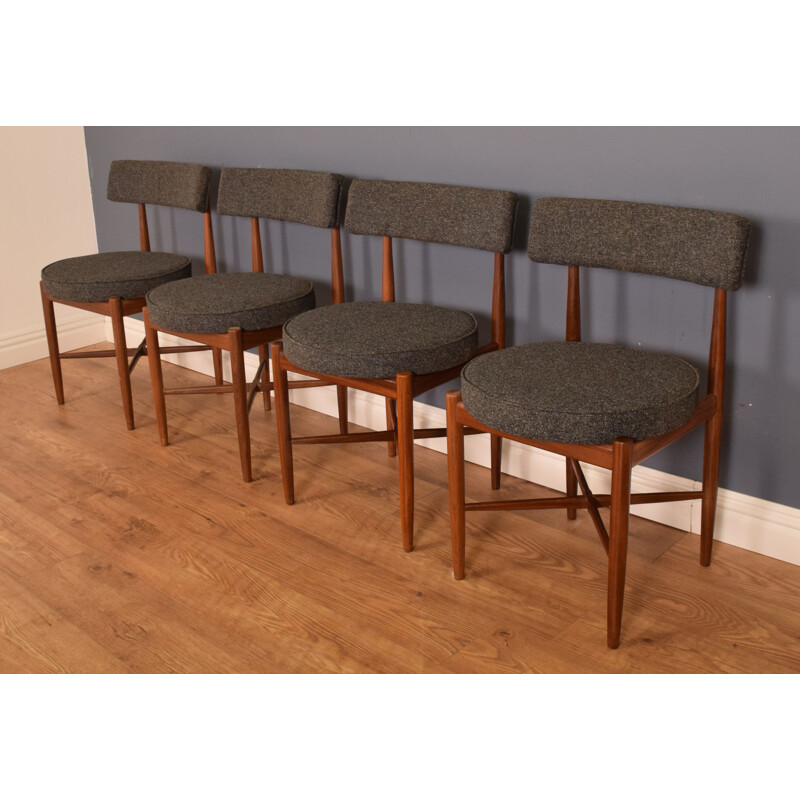 Set of vintage round teak fresco table and 4 chairs by Victor Wilkins for G Plan, 1960s