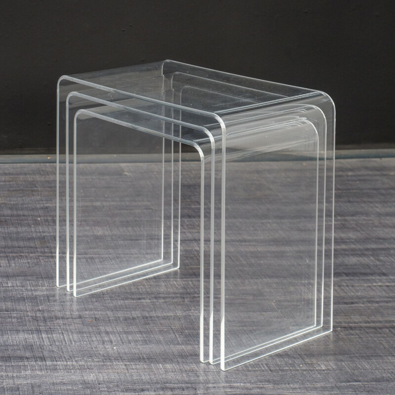Set of 3 vintage nestling tables in plexiglass, 1970s