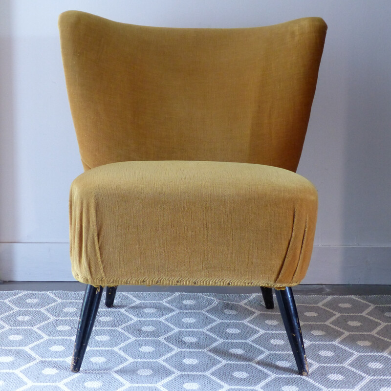 Pair of lounge chairs in wood and mustard velvet - 1950s