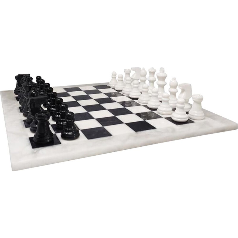 Jeu d'échecs vintage noir et blanc en albâtre fait à la main, Italie 1970