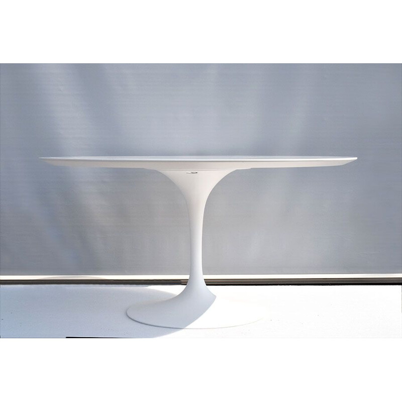 Knoll Tulip dining table design Eero Saarinen, 1960s