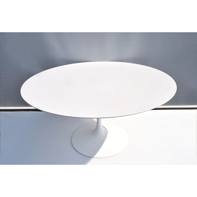 Knoll Tulip dining table design Eero Saarinen, 1960s
