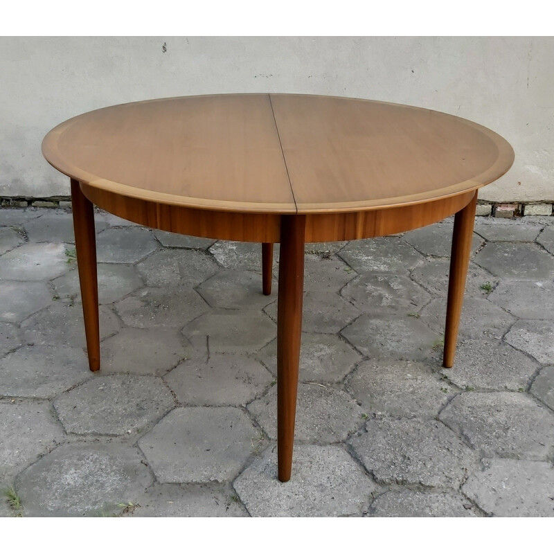 Mid century dinif room round Table, Denmark 1970s