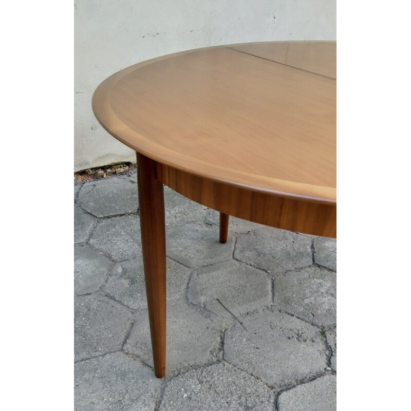 Mid century dinif room round Table, Denmark 1970s