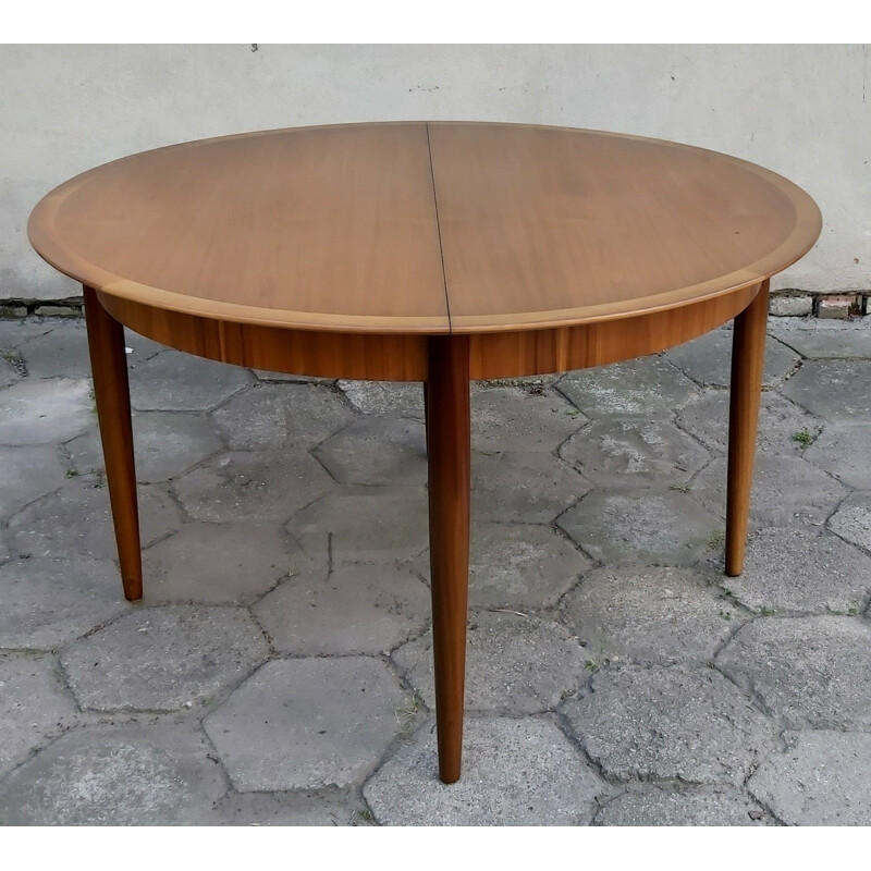 Mid century dinif room round Table, Denmark 1970s