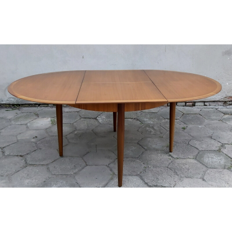 Mid century dinif room round Table, Denmark 1970s