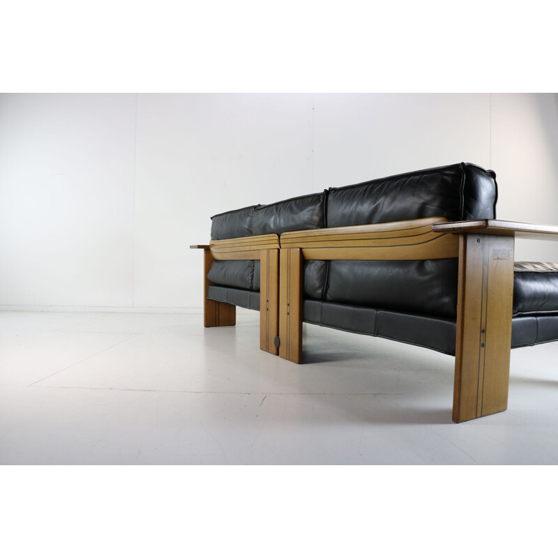 Vintage wooden inlayed and grained sofa Superb design by Afra and Tobia Scarpa for Maxalto, 1975s