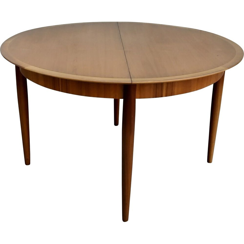 Mid century dinif room round Table, Denmark 1970s