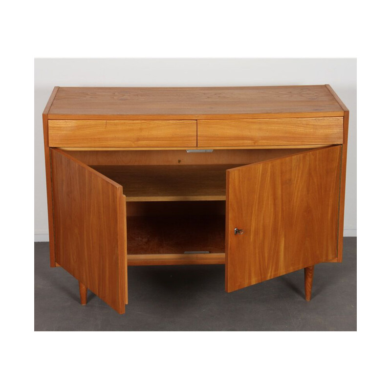 Buffet vintage en chêne par UP Zavody, 1960