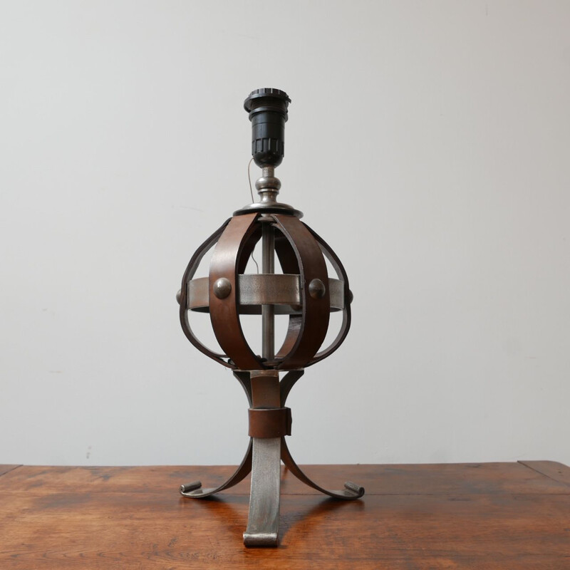 Lampe de table vintage en cuir et fer  par Jean-Pierre Ryckaert, France 1950s