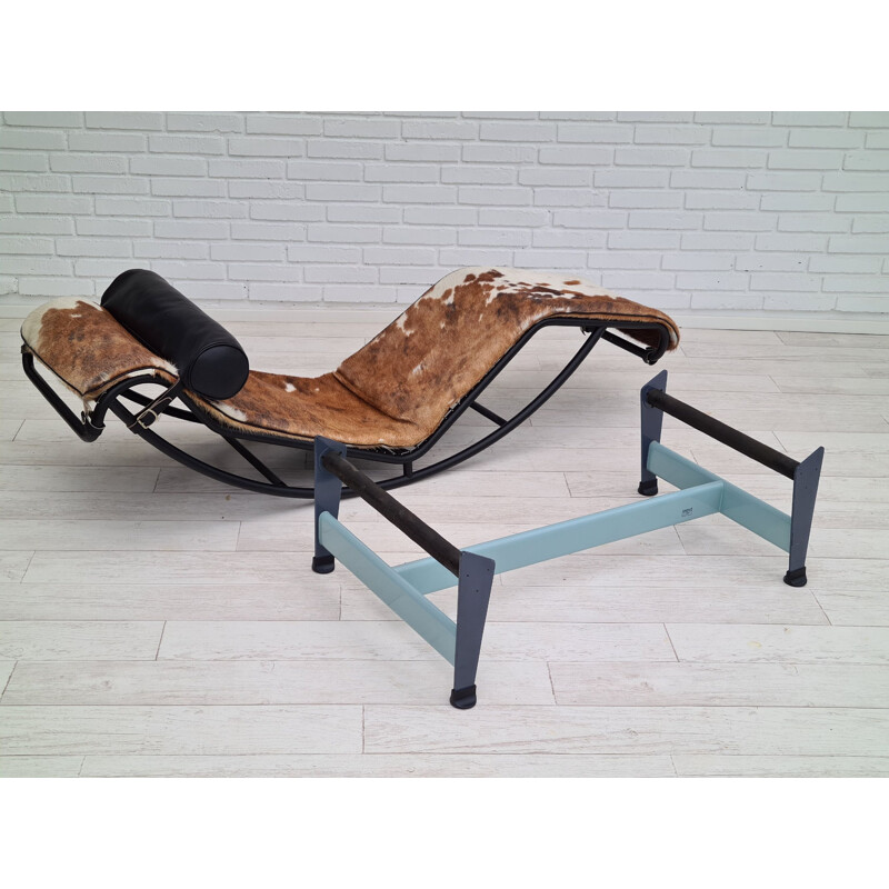Mid century LC4 cowhide lounge chair by Cassina, 1980s