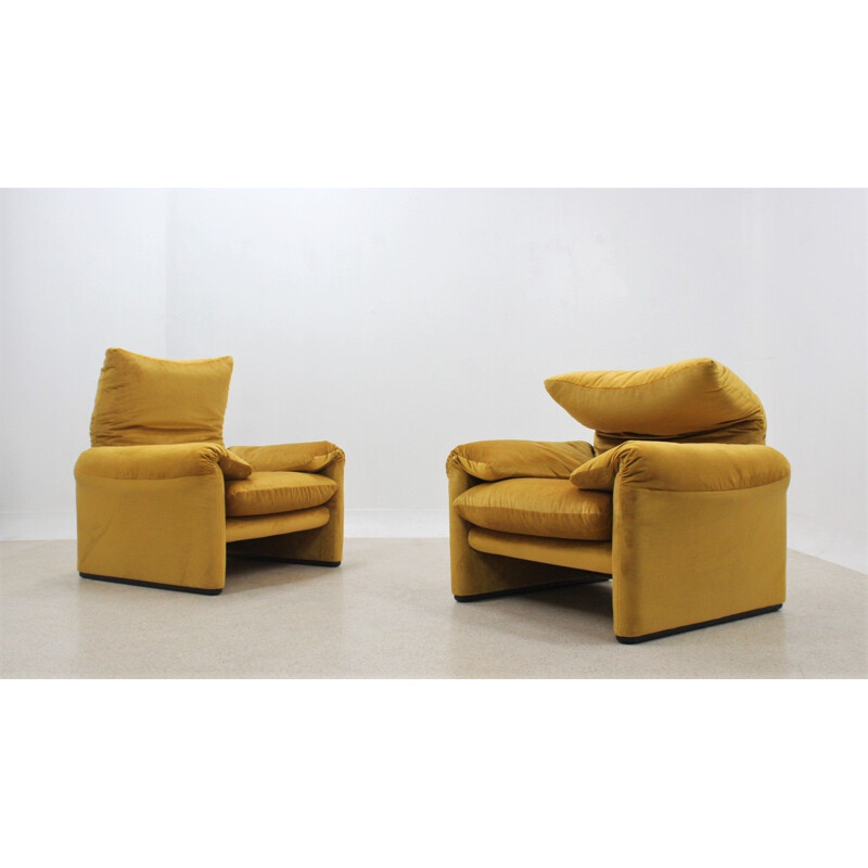 Pair of mid century Maralunga armchairs by Vico Magistretti for Cassina, 1970s