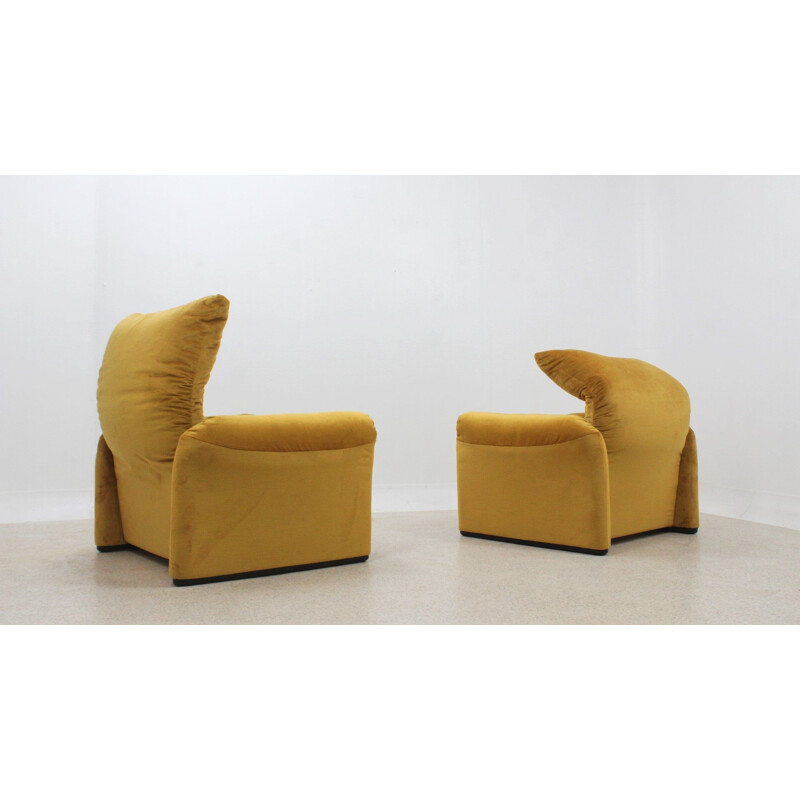 Pair of mid century Maralunga armchairs by Vico Magistretti for Cassina, 1970s