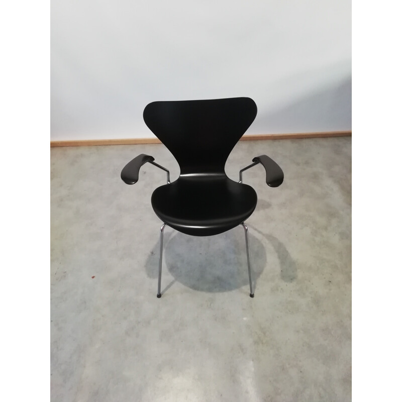 Vintage black butterfly series 7 chair by Arne Jacobsen for Fritz Hansen