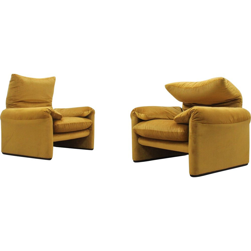 Pair of mid century Maralunga armchairs by Vico Magistretti for Cassina, 1970s