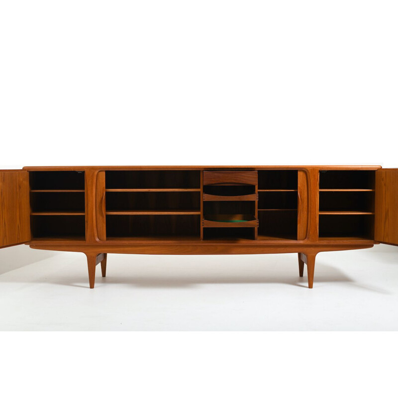 Vintage teak sideboard mod.19 by Johannes Andersen for Uldum Møbelfabrik, Denmark 1950s