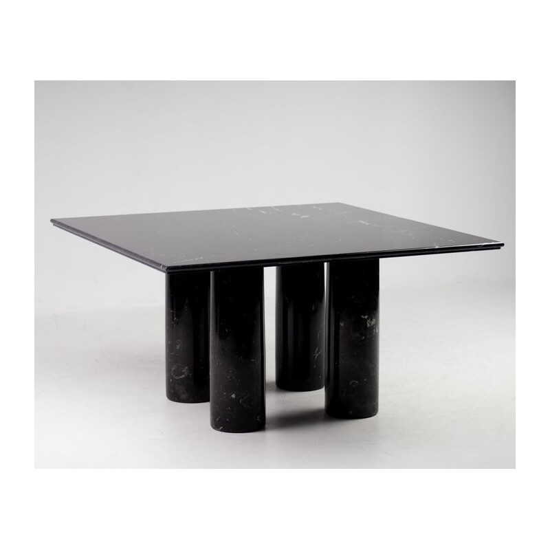 Vintage "Il Colonnato" coffee table in black marble by Mario Bellini for Cassina, 1970s