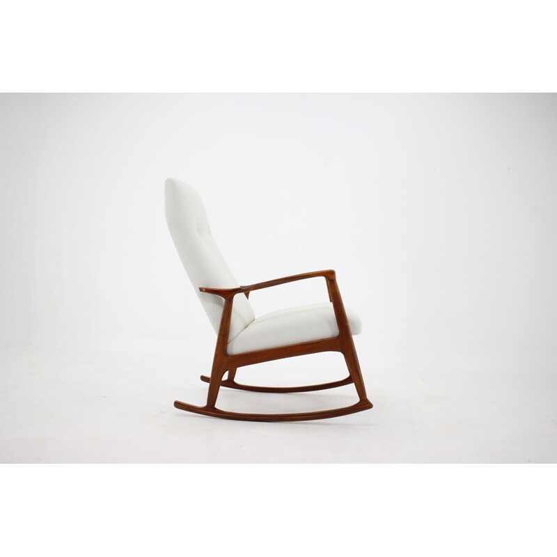 Vintage beech rocking chair by Drevotvar, Czechoslovakia 1970s