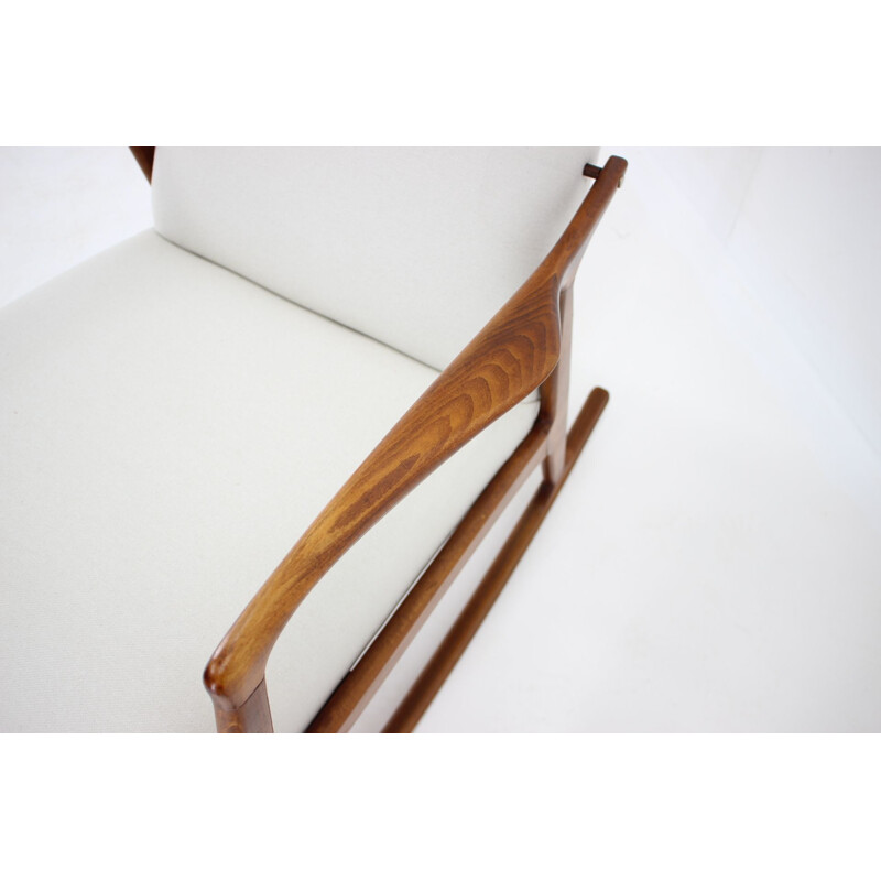 Vintage beech rocking chair by Drevotvar, Czechoslovakia 1970s