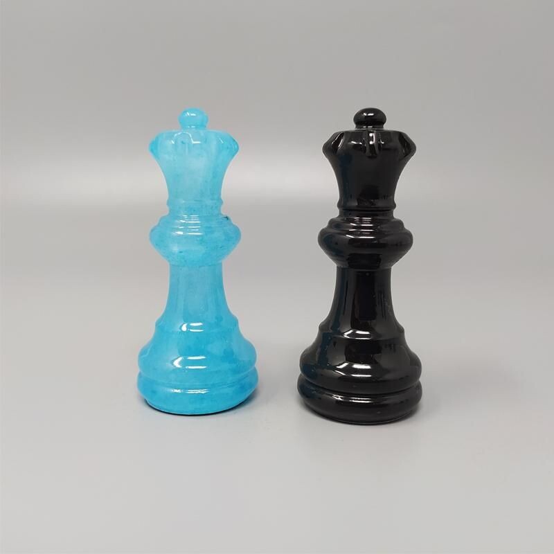 Jeu d'échecs vintage bleu et noir en albâtre de Volterra fait à la main, Italie 1970 