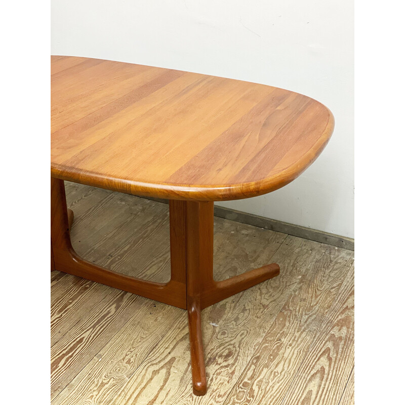 Extendable mid century oval teak dining table by Glostrup, Denmark 1960s