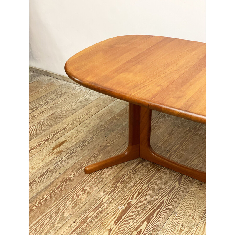 Extendable mid century oval teak dining table by Glostrup, Denmark 1960s