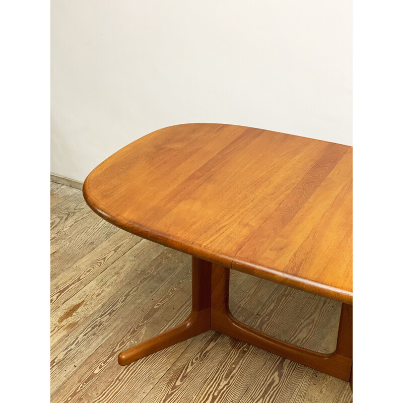 Extendable mid century oval teak dining table by Glostrup, Denmark 1960s