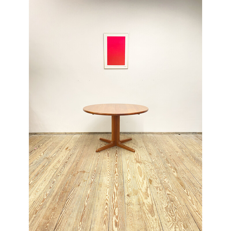 Extendable round mid century teak dining table, Denmark 1950s