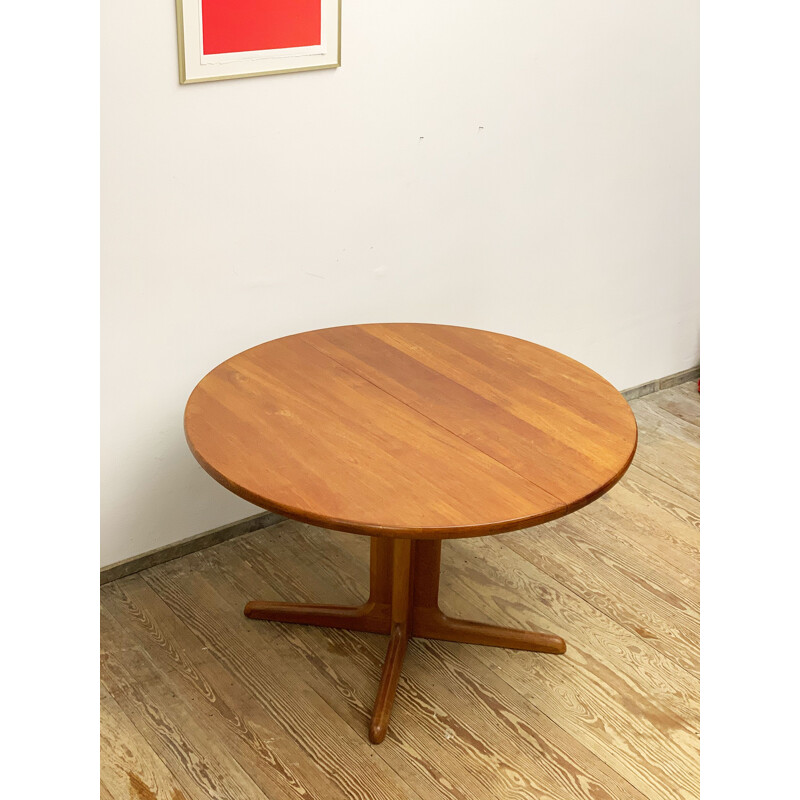 Extendable round mid century teak dining table, Denmark 1950s