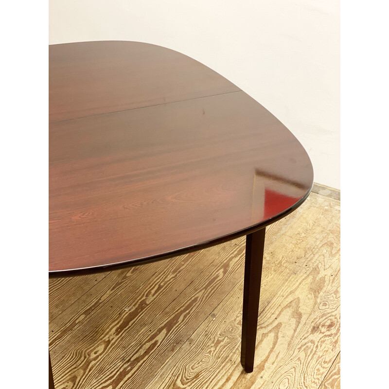 Extendable mid century mahogany dining table by Ole Wanscher for Poul Jeppensens, Denmark 1950s