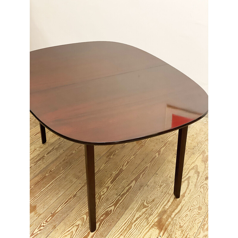 Extendable mid century mahogany dining table by Ole Wanscher for Poul Jeppensens, Denmark 1950s