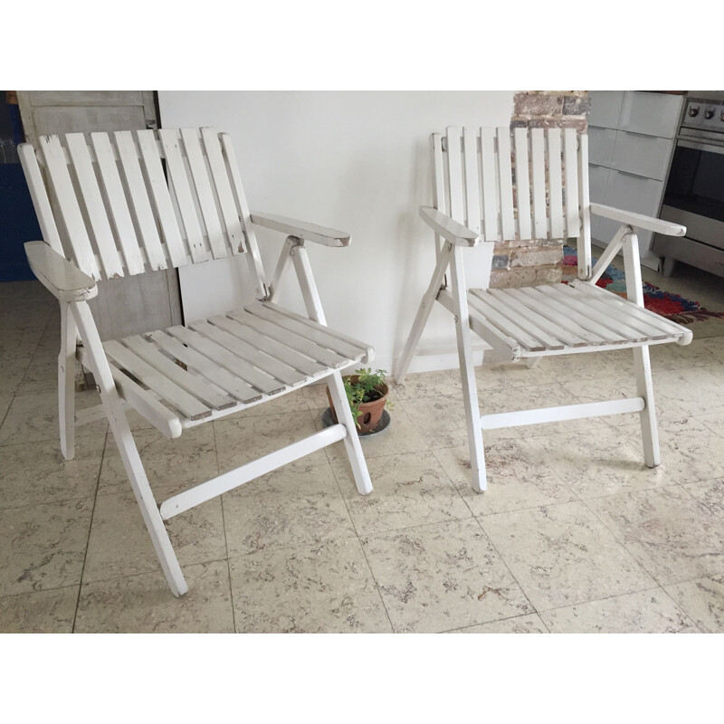 Paire de fauteuils de jardin vintage pliants en bois finition laqué blanc par R. Gleizes