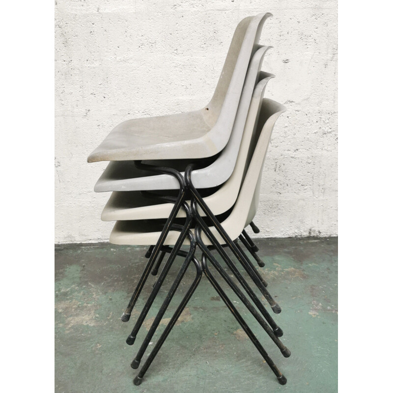 Suite de 4 chaises vintage par Robin Day Polyprop