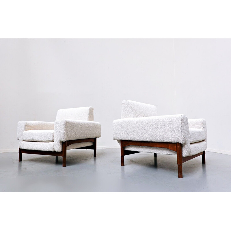Pair of mid-century walnut armchairs by Saporiti, Italy 1960s