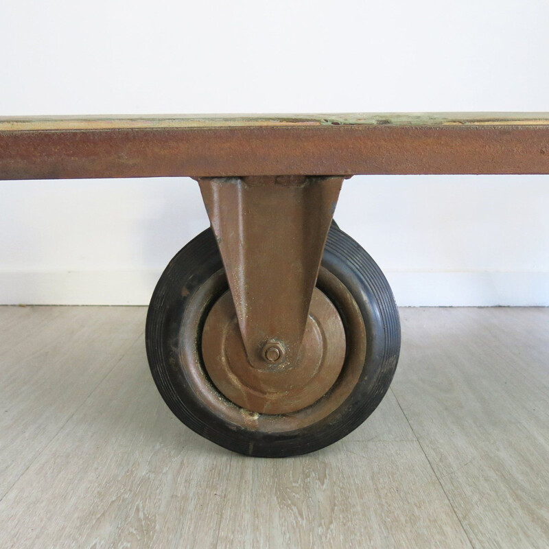 Industrial coffee table with one wheel