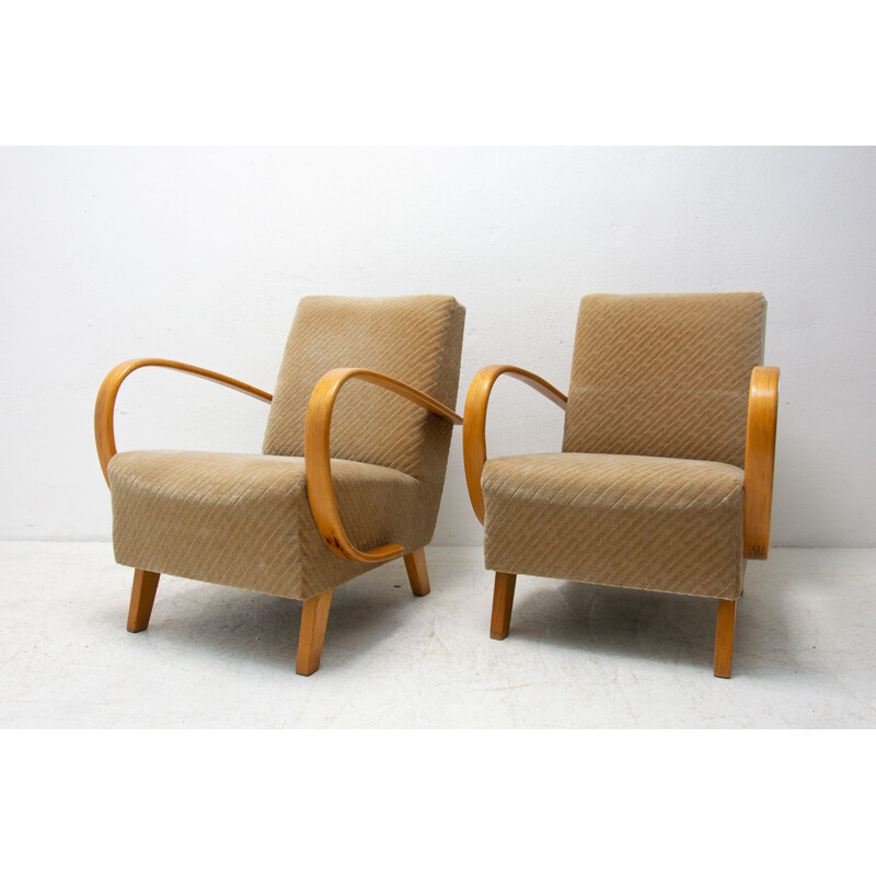 Pareja de sillones vintage de madera curvada de Jindřich Halabala para UP Závody, 1950