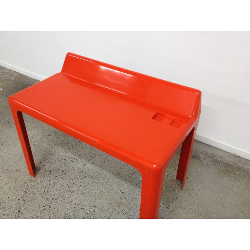 Desk in orange fiberglass, Patrick GINGEMBRE - 1970s