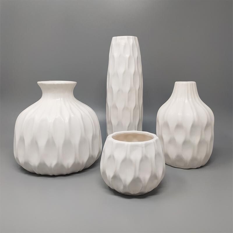 Ensemble de 4 vases vintage blancs en céramique , Italie 1970