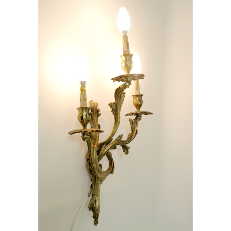 Vintage wall lamp in plant form